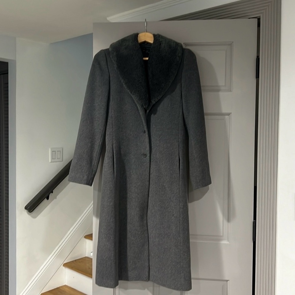 Zara Women's Long Gray Wool Coat with Faux Fur Collar